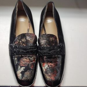 Johnston & Murphy Women's Black and Multicolor Floral Loafers